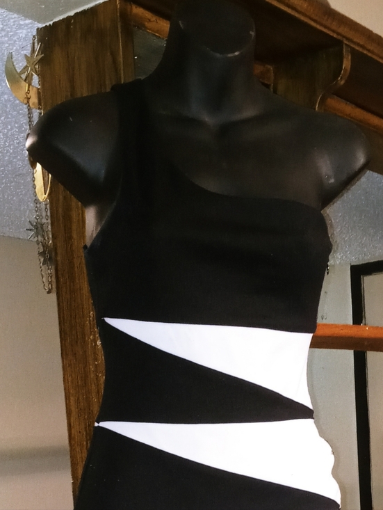 Dresses & Skirts - Black and White One-Shoulder Mini Bandage Dress